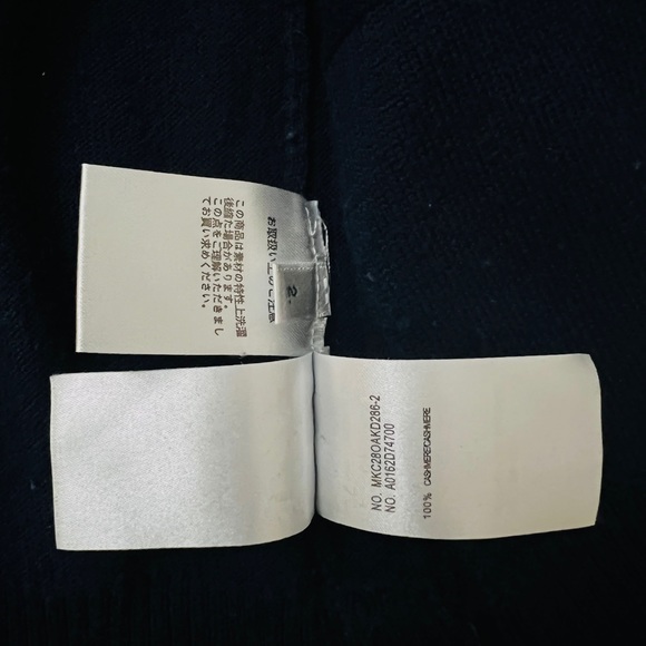 THOM BROWNE NAVY CASHMERE 4-BAR V-NECK CARDIGAN - Picture 4 of 5